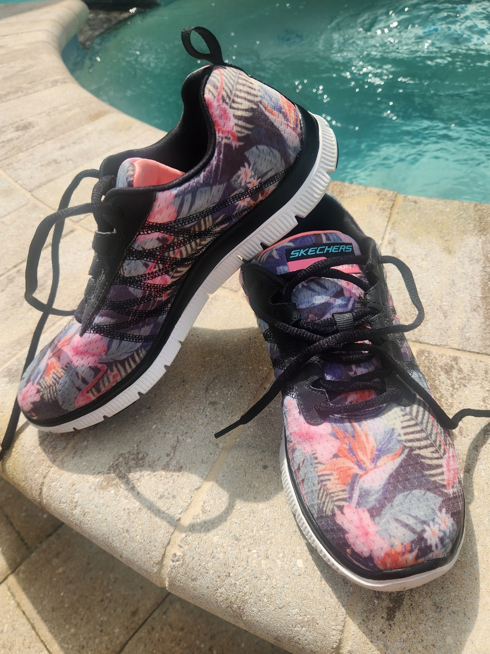 Skechers Women's Flex Sole Lightweight Tropical Floral Athletic Sneakers Sz 7.5